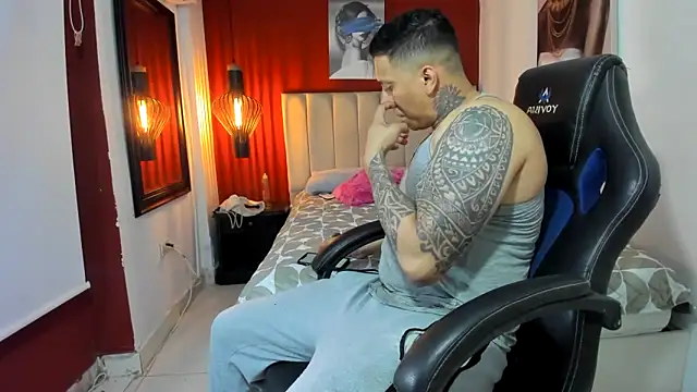 ethan dalton  online show from April 2026 03:00:02 AM