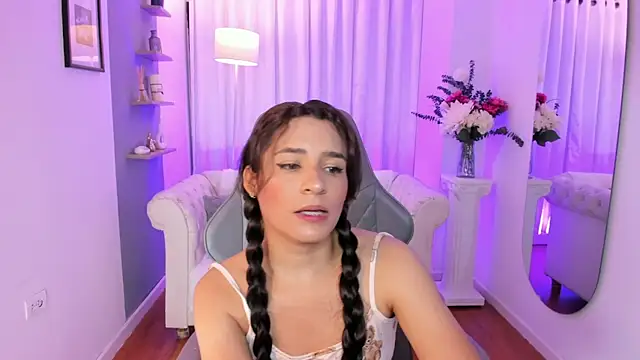 Snapshot of hanna_mils chatting on June 2026 11:30:02 AM hanna mils online show from June 2026 11:30:02 AM