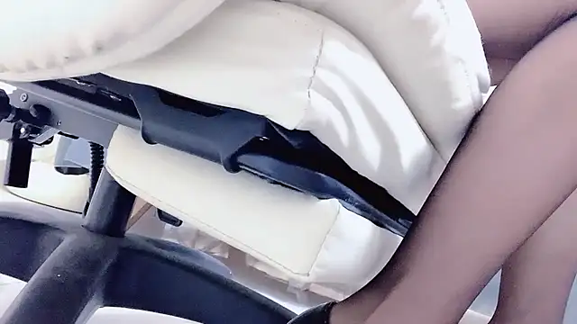 Alma va online show from November 2025 01:54:02 PM