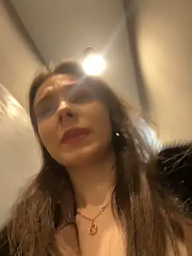 MilaBee online show from February 2026 05:33:02 AM