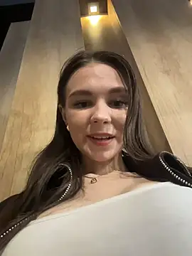 MilaBee online show from March 2026 07:45:01 AM