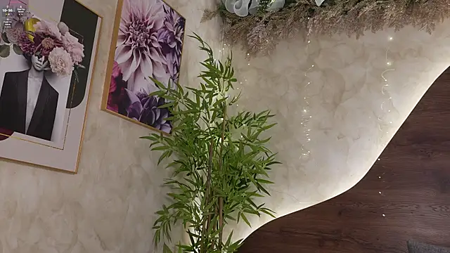 mia lacy  online show from December 2025 07:43:02 PM