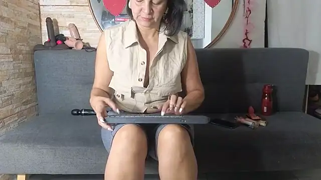 Amadamilf1980 online show from February 2026 11:47:02 AM