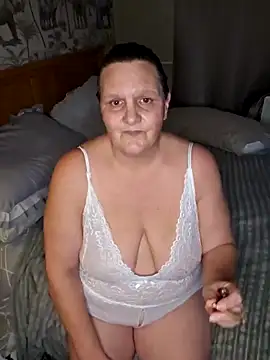 Snapshot of MissQueenBeex chatting on January 2026 08:45:01 PM MissQueenBeex online show from January 2026 08:45:01 PM