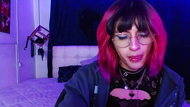 goth minerva online show from November 2025 01:23:01 PM