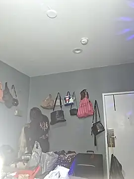 ItsBarbieBitcxxxx69 online show from November 2025 02:45:02 AM