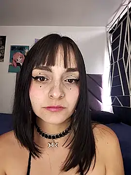 Snapshot of KARINNA__RAVEN chatting on April 2026 09:28:01 PM KARINNA RAVEN online show from April 2026 09:28:01 PM