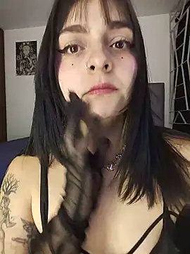 Snapshot of KARINNA__RAVEN chatting on May 2026 12:27:01 AM KARINNA RAVEN online show from May 2026 12:27:01 AM