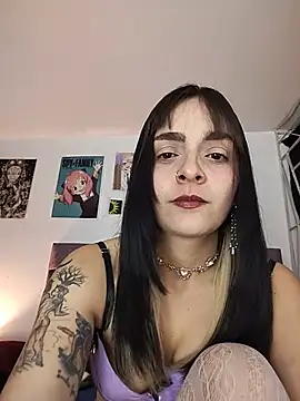 Snapshot of KARINNA__RAVEN chatting on May 2026 12:28:02 AM KARINNA RAVEN online show from May 2026 12:28:02 AM