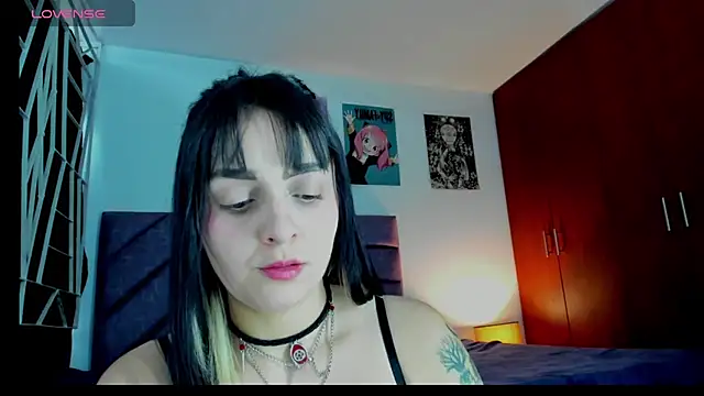 Snapshot of KARINNA__RAVEN chatting on May 2026 09:00:02 PM KARINNA RAVEN online show from May 2026 09:00:02 PM