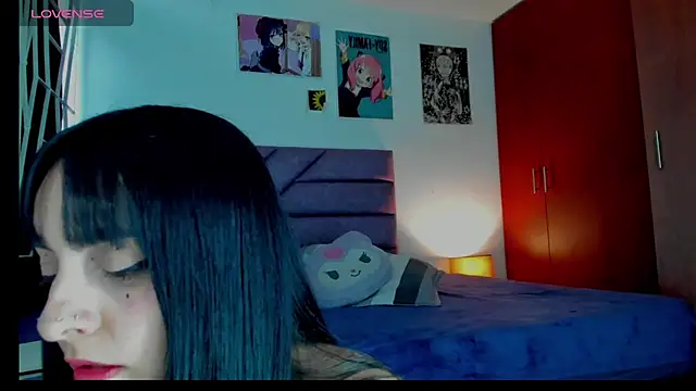 Snapshot of KARINNA__RAVEN chatting on May 2026 09:44:02 PM KARINNA RAVEN online show from May 2026 09:44:02 PM