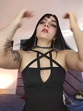 Snapshot of KARINNA__RAVEN chatting on May 2026 09:44:01 PM KARINNA RAVEN online show from May 2026 09:44:01 PM