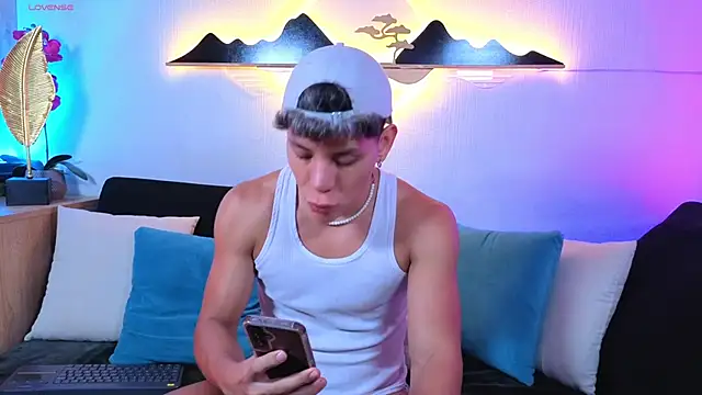 Snapshot of Almiboys chatting on April 2026 11:06:01 PM Almiboys online show from April 2026 11:06:01 PM
