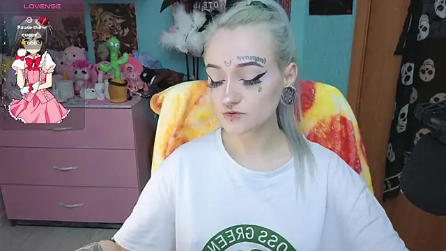 Manuela unicorn online show from April 2026 08:34:02 PM