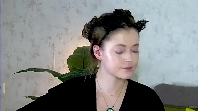 AshleyD  online show from November 2025 03:28:01 AM