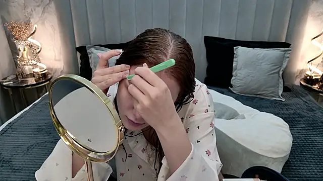 Snapshot of CarolineTenders chatting on March 2026 01:20:02 AM CarolineTenders online show from March 2026 01:20:02 AM