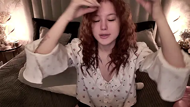 Snapshot of CarolineTenders chatting on April 2026 01:17:01 AM CarolineTenders online show from April 2026 01:17:01 AM