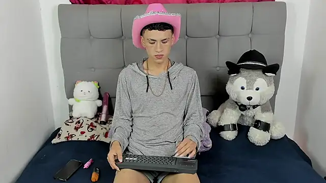 Snapshot of jeims_hotboy chatting on July 2026 12:33:01 PM jeims hotboy online show from July 2026 12:33:01 PM