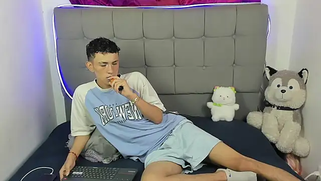 Snapshot of jeims_hotboy chatting on July 2026 01:25:01 PM jeims hotboy online show from July 2026 01:25:01 PM