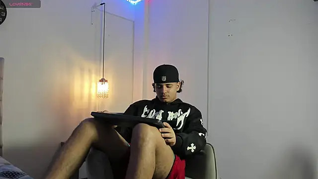 Snapshot of samxx_muscle chatting on October 2025 01:56:01 PM samxx muscle online show from October 2025 01:56:01 PM