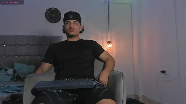 Snapshot of samxx_muscle chatting on November 2025 01:22:02 PM samxx muscle online show from November 2025 01:22:02 PM