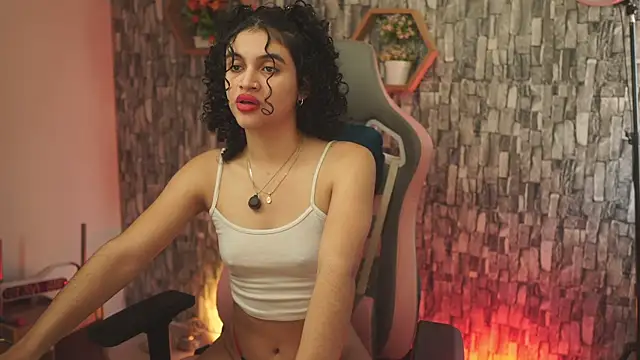 Snapshot of bonniie_98_ chatting on June 2026 07:24:01 PM bonniie 98 online show from June 2026 07:24:01 PM
