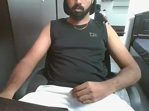 lovelyakash69 online show from December 2025 07:15:02 AM