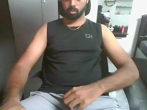 lovelyakash69 online show from April 2026 07:50:02 AM