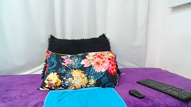 SMALLBOOBSXX online show from October 2025 05:37:01 AM