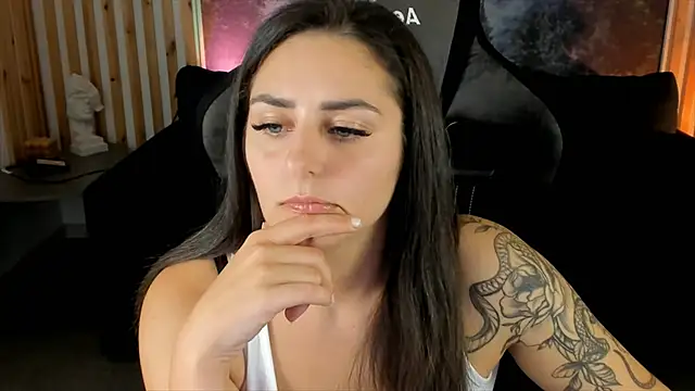 ValeriiMills online show from September 2025 02:40:01 PM