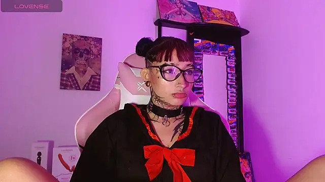 SharaRoss1 online show from April 2026 02:48:01 AM