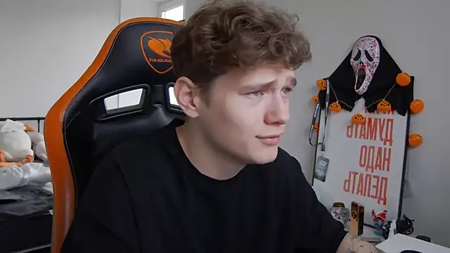 DanyDavis online show from November 2025 10:25:02 AM