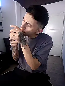 Chris  Jones online show from December 2025 06:57:02 PM