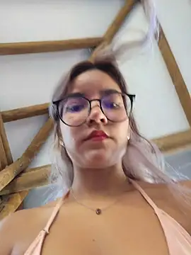 Pretty roxxyy online show from December 2025 12:10:02 PM