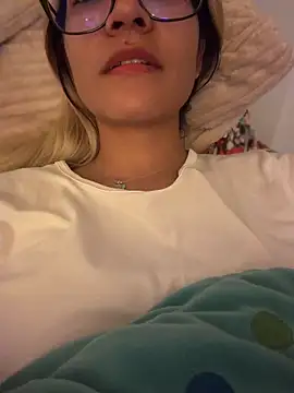 Pretty roxxyy online show from June 2026 11:30:02 PM