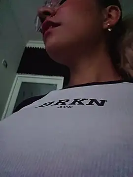 Pretty roxxyy online show from June 2026 11:15:01 AM