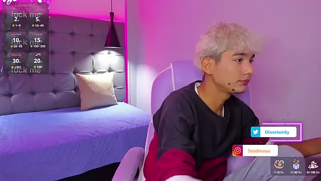 OliverTwinky online show from September 2025 04:23:01 AM