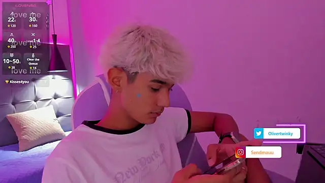 OliverTwinky online show from September 2025 03:57:01 PM