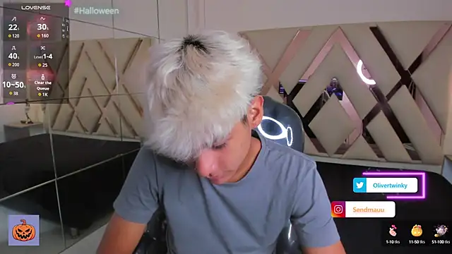 OliverTwinky online show from October 2025 03:21:02 PM