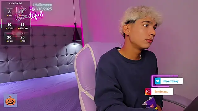 OliverTwinky online show from October 2025 01:46:02 AM