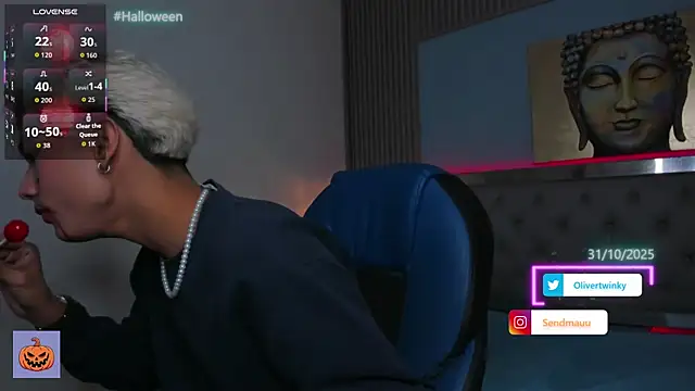 OliverTwinky online show from October 2025 04:49:01 AM