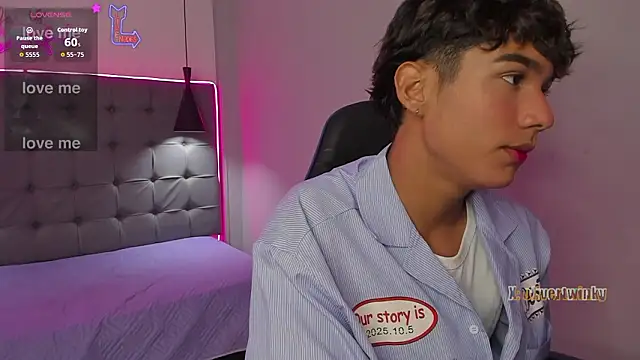 OliverTwinky online show from February 2026 12:17:02 PM