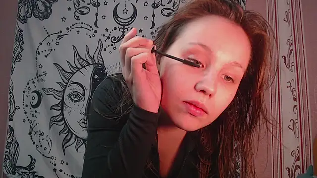 Snapshot of Thighswithspikes chatting on September 2025 08:05:01 AM Thighswithspikes online show from September 2025 08:05:01 AM