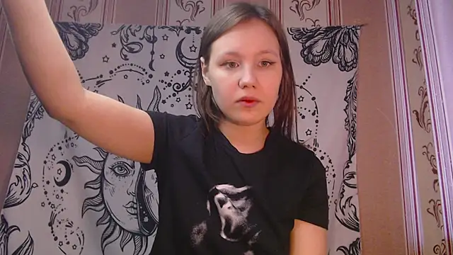 Snapshot of Thighswithspikes chatting on October 2025 08:10:01 AM Thighswithspikes online show from October 2025 08:10:01 AM