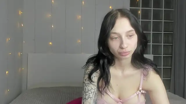 Chatty Alice online show from October 2025 01:17:02 AM