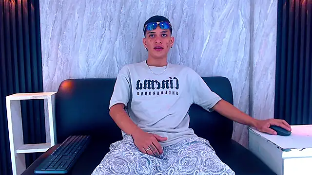 Matt Ruso online show from October 2025 07:44:01 PM