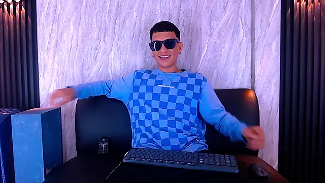 Matt Ruso online show from October 2025 03:25:01 AM