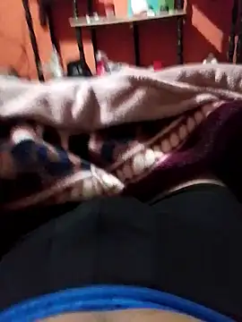 luuiss12 online show from April 2026 12:05:02 PM