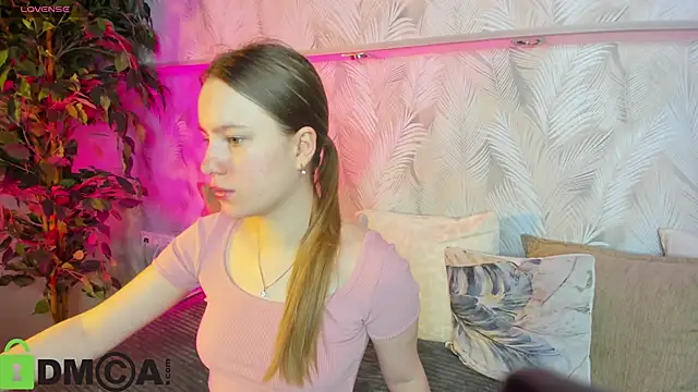 Candy Cansew online show from September 2025 12:04:01 AM