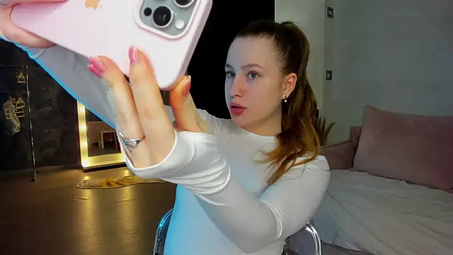 Candy Cansew online show from February 2026 09:17:01 AM